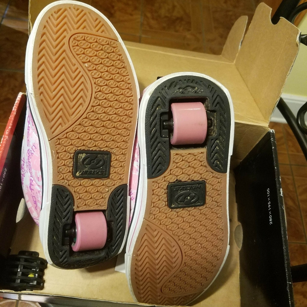 Shoes - Picture 6 of 8